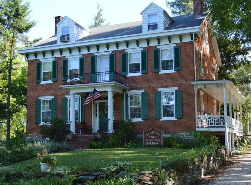 Lightner Farmhouse B&B Геттисберг Экстерьер фото
