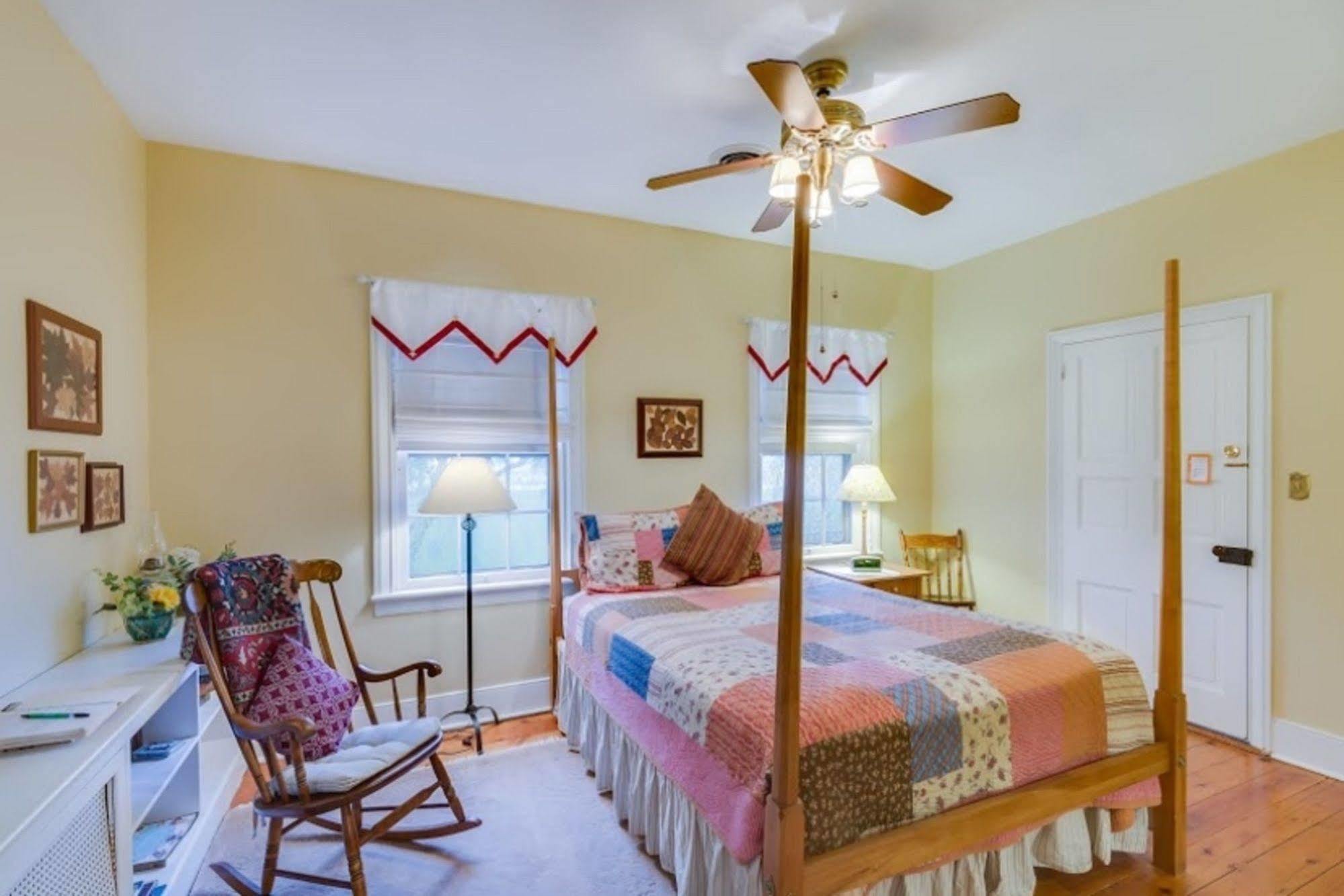 Lightner Farmhouse B&B Геттисберг Экстерьер фото